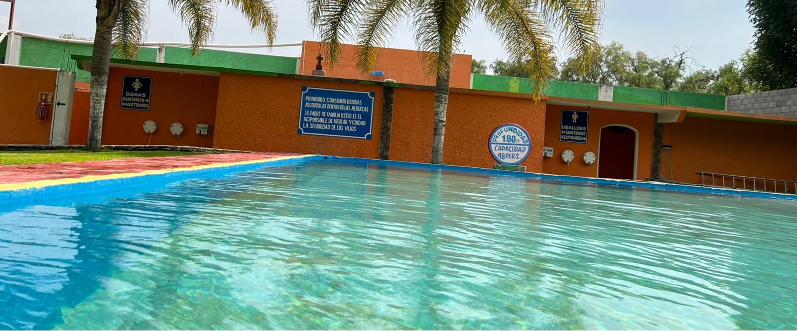 Alberca de agua termal